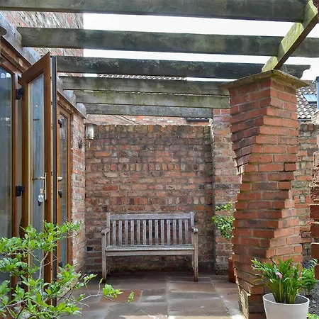 Holiday home Oxtobys Upstairs